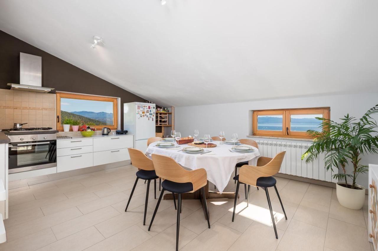 Blue Horizon Apartment โอปาติยา ภายนอก รูปภาพ